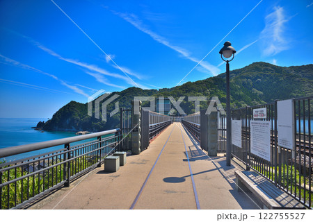 関西・近畿・餘部駅(余部駅)・空の駅へ続く余部鉄橋の跡に整備された遊歩道・兵庫県香美町(2) 122755527