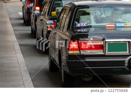 タクシー　ターミナル降車場 イメージ　　 122755688