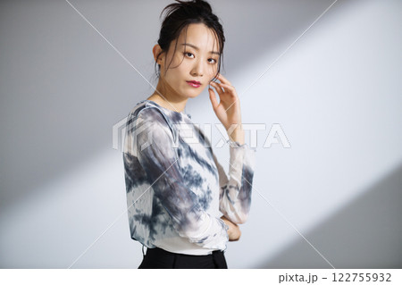 20代女性のビューティーイメージ 122755932