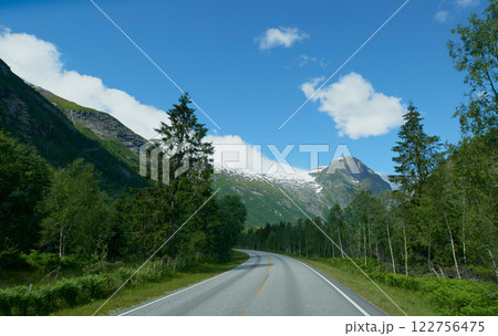 Glacier on road trip journey Majestic beautiful snow landscape exploration Glacier on road trip journey Majestic beautiful snow landscape exploration 122756475