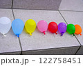 並んだ水風船 122758451