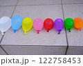 並んだ水風船 122758453