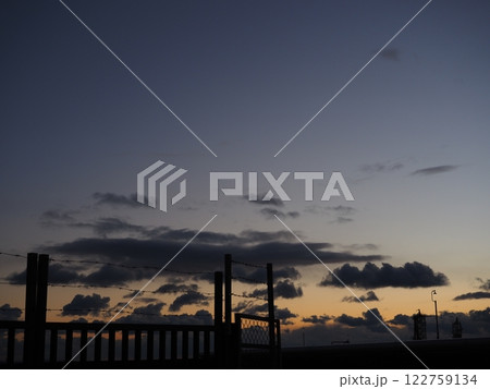 幻想的な夕景 122759134