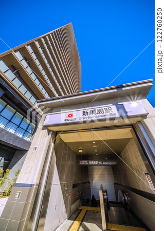 日本の横浜都市景観 東急新横浜線　新綱島駅南口などを望む。新時代に希望の光＝令和7年2月9日 122760250