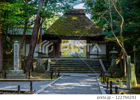 京都　法然院の山門 122760291