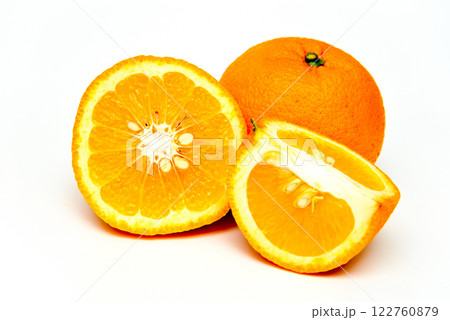 新鮮な夏みかん 122760879