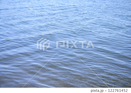 透明な海 透き通った海 春の海 湘南 素材 【神奈川県 平塚市】 透明な海 透き通った海 春の海 湘南 素材 【神奈川県 平塚市】 122761452