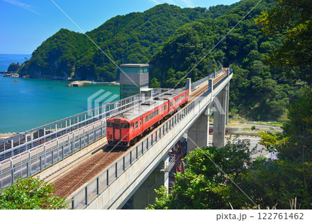 関西・近畿・餘部駅(余部駅)・空の駅があった余部鉄橋を通過する山陰本線・兵庫県香美町(2) 関西・近畿・餘部駅(余部駅)・空の駅があった余部鉄橋を通過する山陰本線・兵庫県香美町(2) 122761462