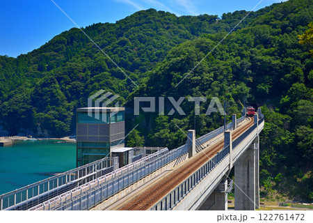 関西・近畿・餘部駅(余部駅)・空を飛ぶような余部鉄橋を渡って行く山陰本線の車両・兵庫県香美町(6) 関西・近畿・餘部駅(余部駅)・空を飛ぶような余部鉄橋を渡って行く山陰本線の車両・兵庫県香美町(6) 122761472