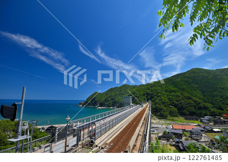 関西・近畿・餘部駅(余部駅)・空を飛ぶような余部鉄橋、緑豊かな山陰本線の風景・兵庫県香美町(2) 122761485