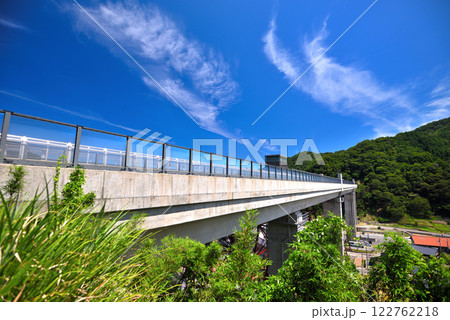関西・近畿・餘部駅(余部駅)・新たに設けられた展望台から眺める、余部鉄橋の全景・兵庫県香美町(3) 関西・近畿・餘部駅(余部駅)・新たに設けられた展望台から眺める、余部鉄橋の全景・兵庫県香美町(3) 122762218