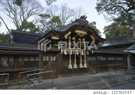 護王神社　早朝の静寂に包まれる中門6 122762547