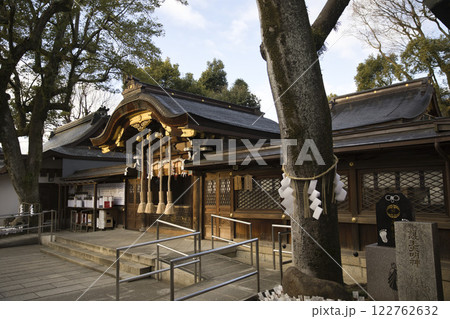 護王神社　早朝の静寂に包まれる中門16 122762632