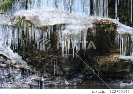 三十槌の氷柱 冬の秩父の観光名所 三十槌の氷柱 冬の秩父の観光名所 122763145