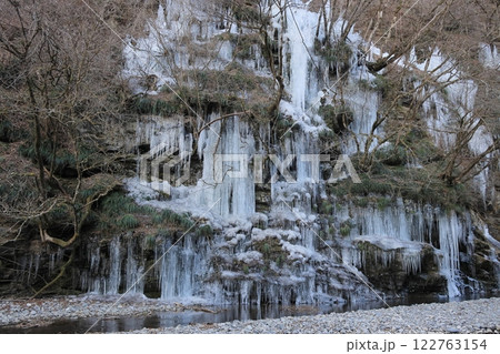 三十槌の氷柱 冬の秩父の観光名所  三十槌の氷柱 冬の秩父の観光名所  122763154
