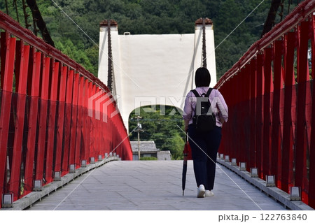 日本最古の近代吊り橋である美濃橋を歩く 122763840
