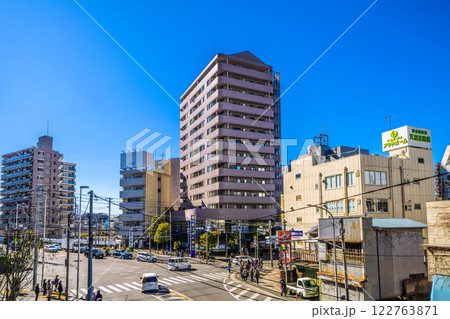 日本の横浜都市景観 綱島の交差点などを望む。画面右側方向に進むと綱島駅へ=9日 日本の横浜都市景観 綱島の交差点などを望む。画面右側方向に進むと綱島駅へ=9日 122763871