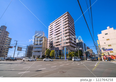 日本の横浜都市景観 綱島の交差点などを望む。画面右奥方向に進むと綱島駅へ=9日 日本の横浜都市景観 綱島の交差点などを望む。画面右奥方向に進むと綱島駅へ=9日 122764258