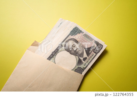 日本のお札 122764355