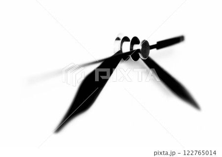 Black arrows on a white dial Black arrows on a white dial 122765014