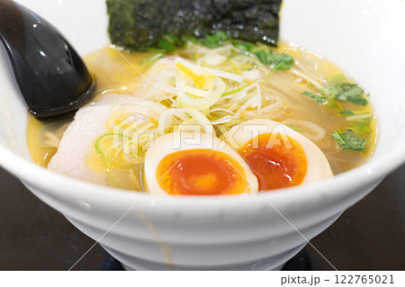 美味しい魚介類の塩ラーメン 美味しい魚介類の塩ラーメン 122765021