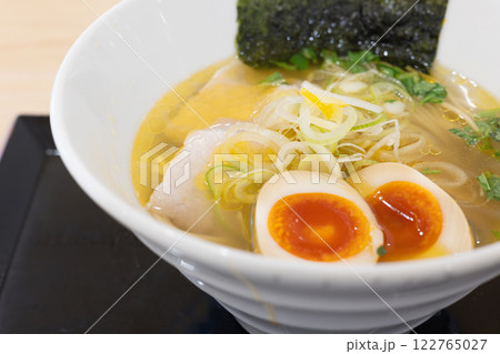 美味しい魚介類の塩ラーメン 美味しい魚介類の塩ラーメン 122765027