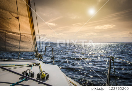 Yachting Yachting 122765200