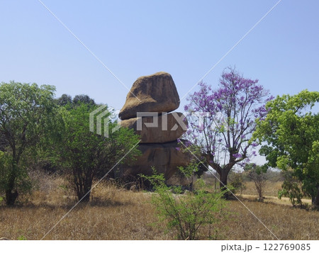 ジンバブエ balancing rocks バランシングロック ジンバブエ balancing rocks バランシングロック 122769085