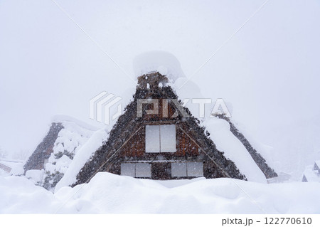 【豪雪素材】記録的豪雪の白川郷の雪景色【岐阜県】 【豪雪素材】記録的豪雪の白川郷の雪景色【岐阜県】 122770610