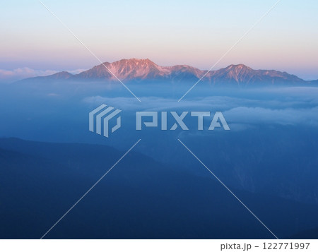 鹿島槍ヶ岳から望む朝焼けの立山 鹿島槍ヶ岳から望む朝焼けの立山 122771997