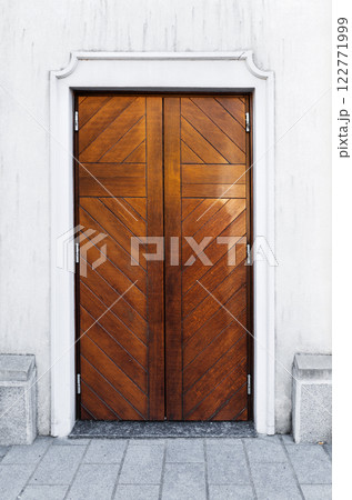 Wooden Double Doors with Geometric Pattern 122771999