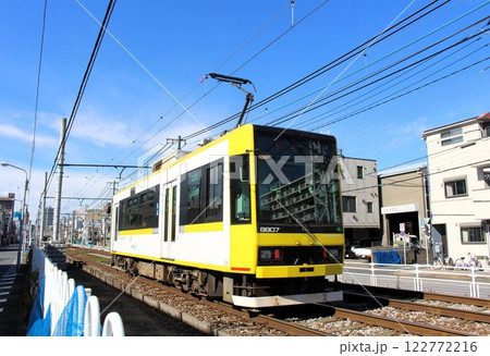 青空の東京さくらトラム　8900形　都電荒川線　東京都　 122772216