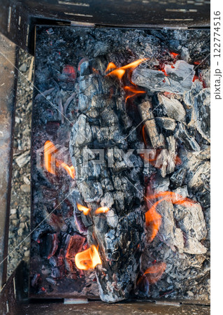 炎　焚き火 122774516