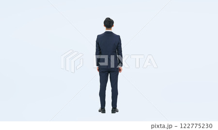 ミドル男性ビジネスパーソンの後ろ姿の全身写真 122775230
