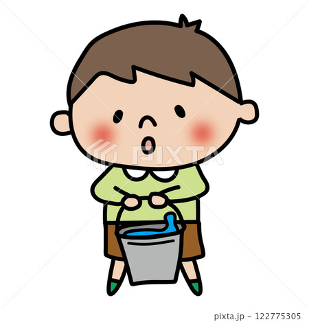 掃除用のバケツの水を運ぶ子供(男の子) 掃除用のバケツの水を運ぶ子供(男の子) 122775305