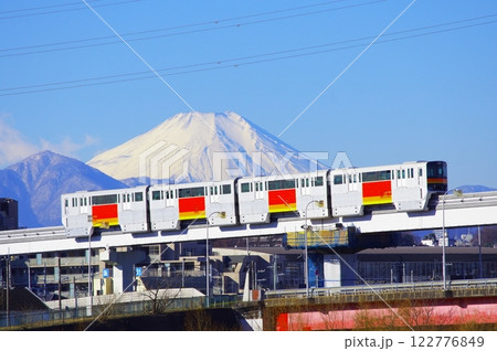 青空と富士山と多摩都市モノレール 青空と富士山と多摩都市モノレール 122776849