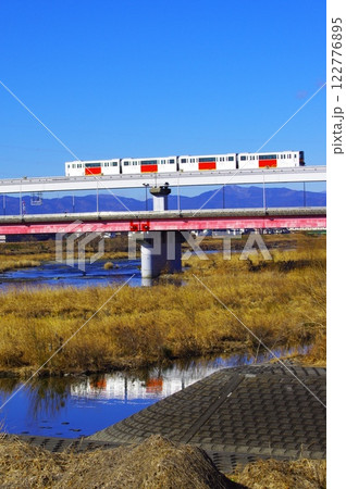 多摩川から望む多摩都市モノレール 多摩川から望む多摩都市モノレール 122776895