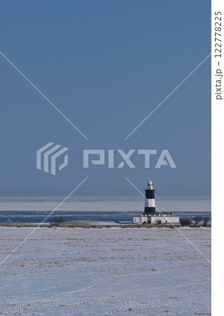 能取岬灯台と流氷 能取岬灯台と流氷 122778225