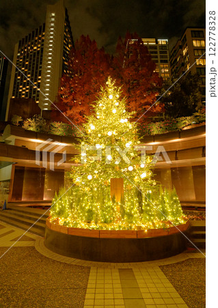 イルミネーションのクリスマスツリー イルミネーションのクリスマスツリー 122778328