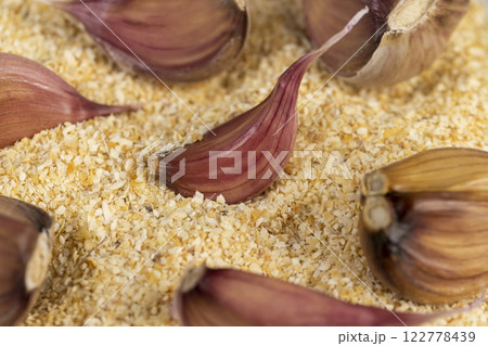 dried crushed garlic fruits for cooking dried crushed garlic fruits for cooking 122778439
