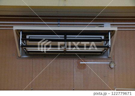 体育館のエアコン 122779671