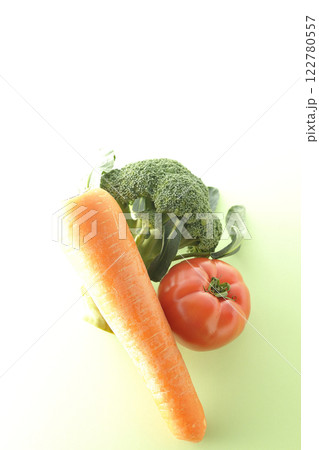 トマト、ニンジン、ブロッコリー 122780557