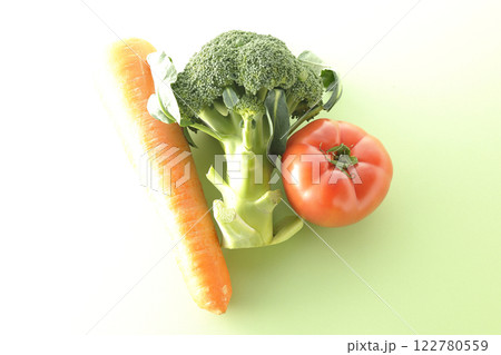 トマト、ニンジン、ブロッコリー 122780559