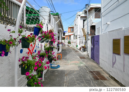 統営の住宅街にある可愛らしい路地裏【韓国/慶尚南道】 122780580