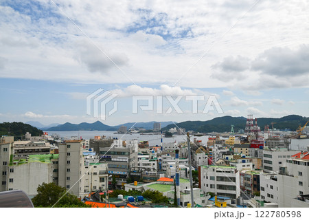 高台から見る統営の町並み【韓国/慶尚南道】 122780598