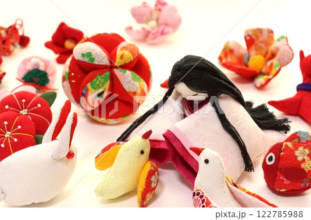 ちりめん細工のひな飾り お姫様と縁起物 ちりめん細工のひな飾り お姫様と縁起物 122785988