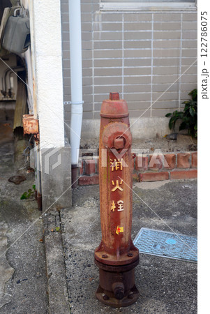 小豆島土庄町迷路のまち路地裏の消火栓 小豆島土庄町迷路のまち路地裏の消火栓 122786075