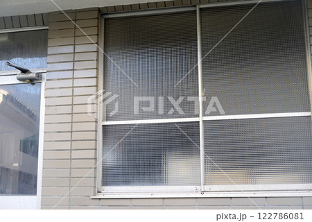 小豆島土庄町迷路のまちのガラス窓-2 小豆島土庄町迷路のまちのガラス窓-2 122786081