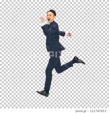 ジャンプするミドル男性ビジネスパーソン　手作業で精密に切り抜いた背景透過全身写真PNG 122787851