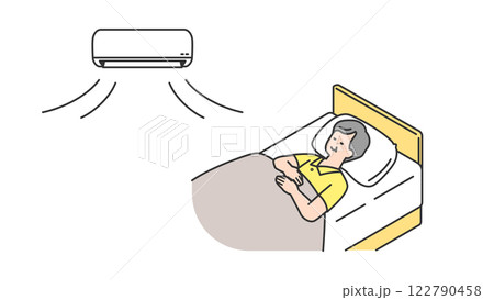 睡眠：空調付きでベッドで眠るシニア男性 122790458